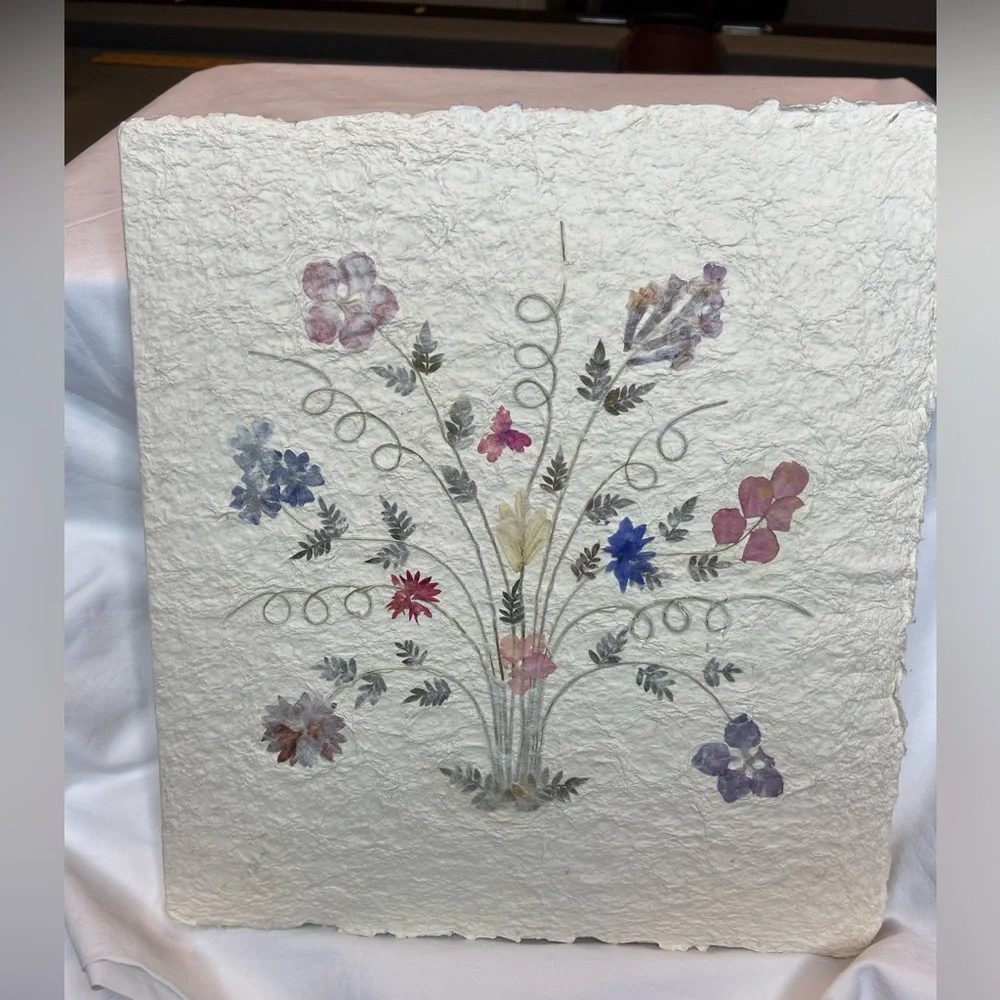 NWOT, Floral Photo Album scrapbooking, on handmade paper with pressed flowers‎